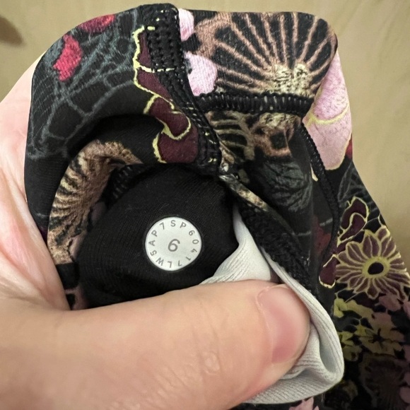 Lululemon Wunder Under Hi-Rise Tight 28" - Picture 6 of 6